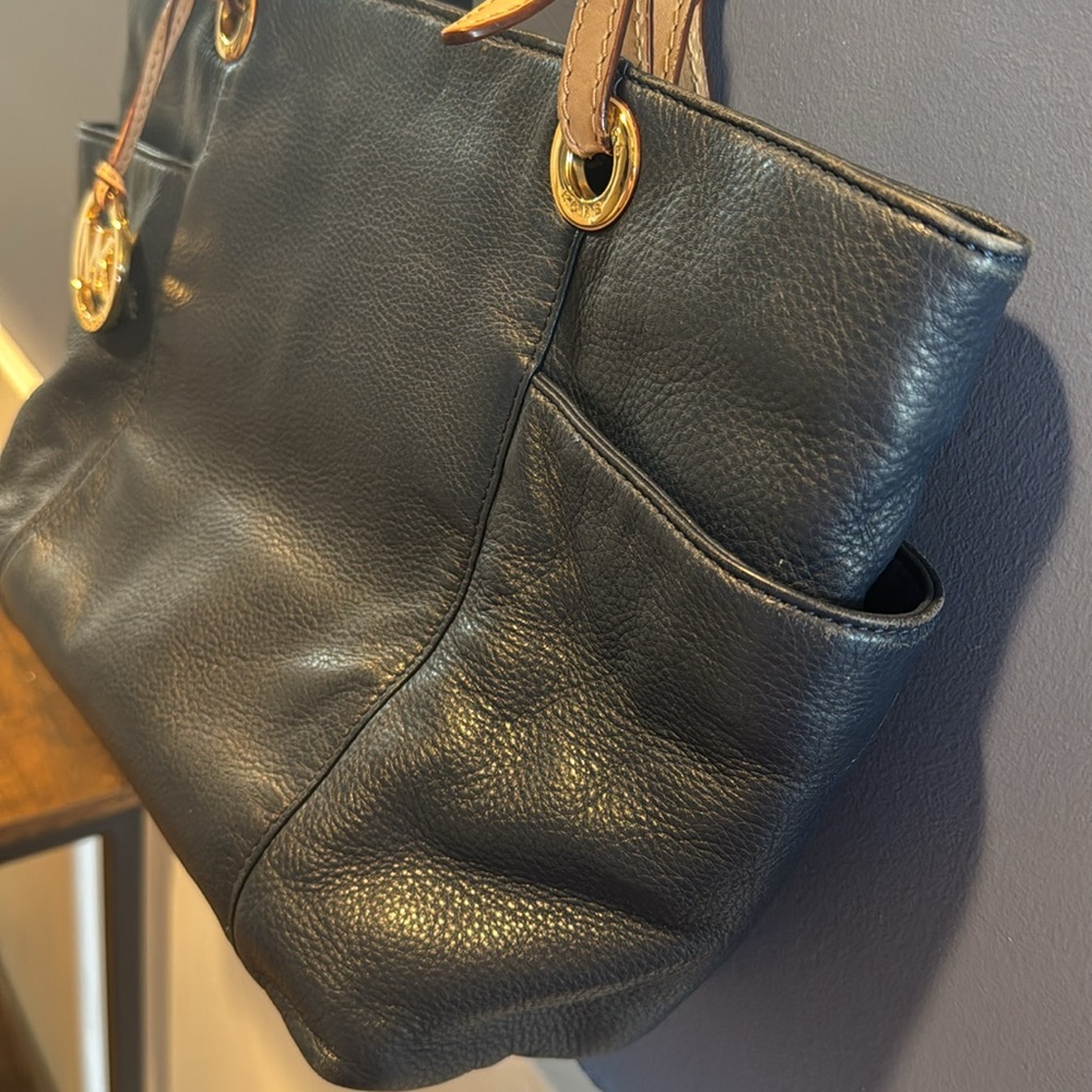 Michael Kors Small Tote Bag navy blue with tan straps - Picture 3 of 13